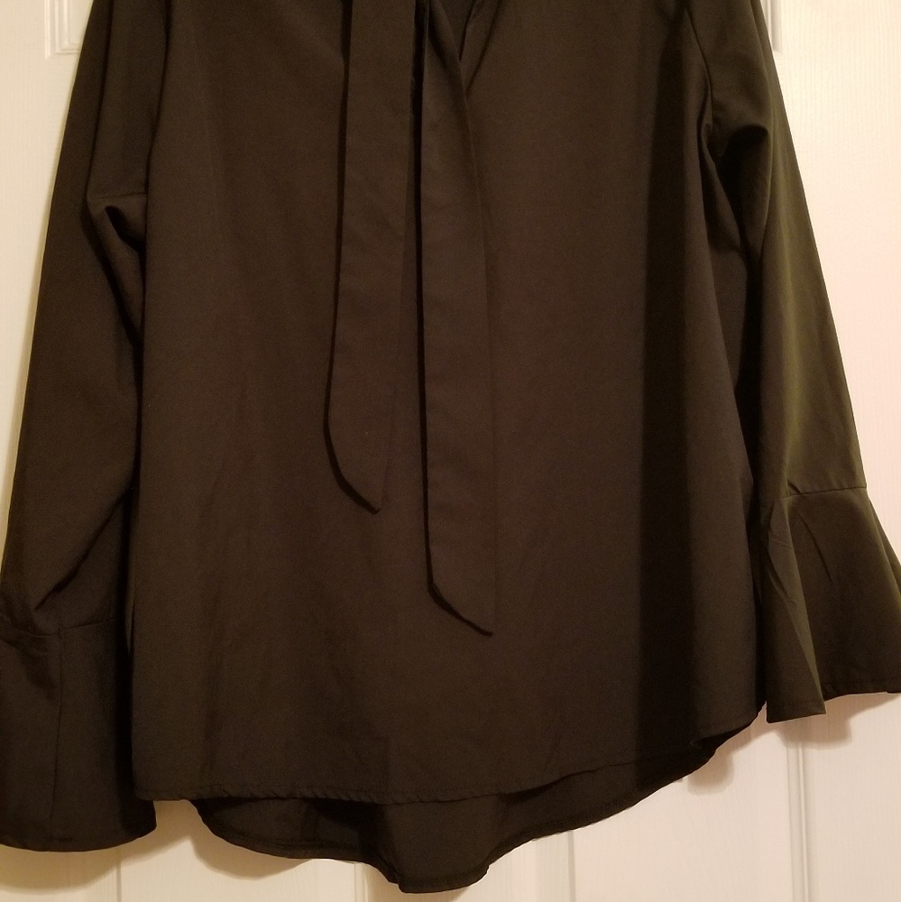 Blouse - Picture 2 of 3